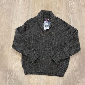 NWT Size 42 Large hand-knit wool sweater